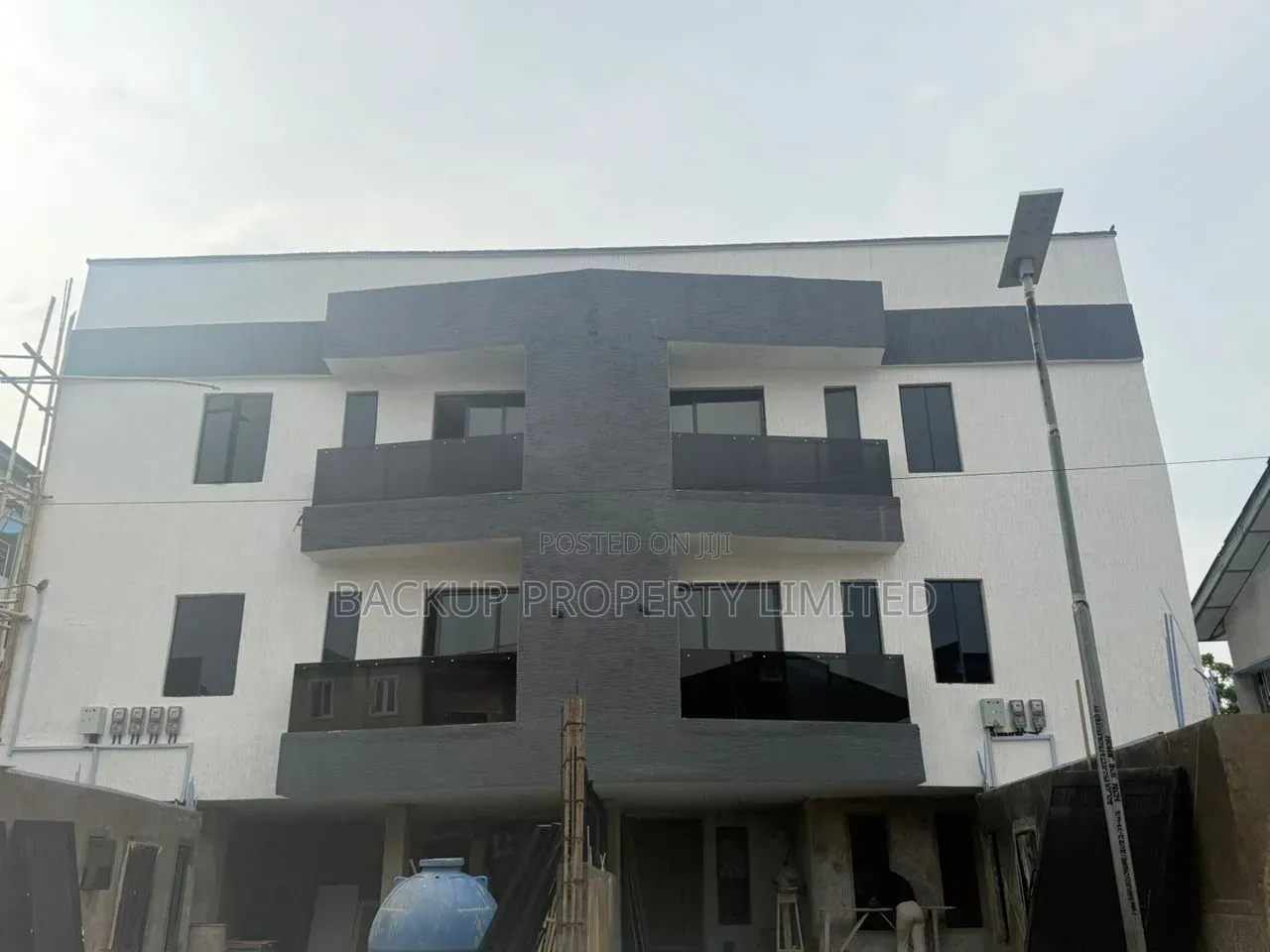2bdrm Apartment in Onike for sale in Onike