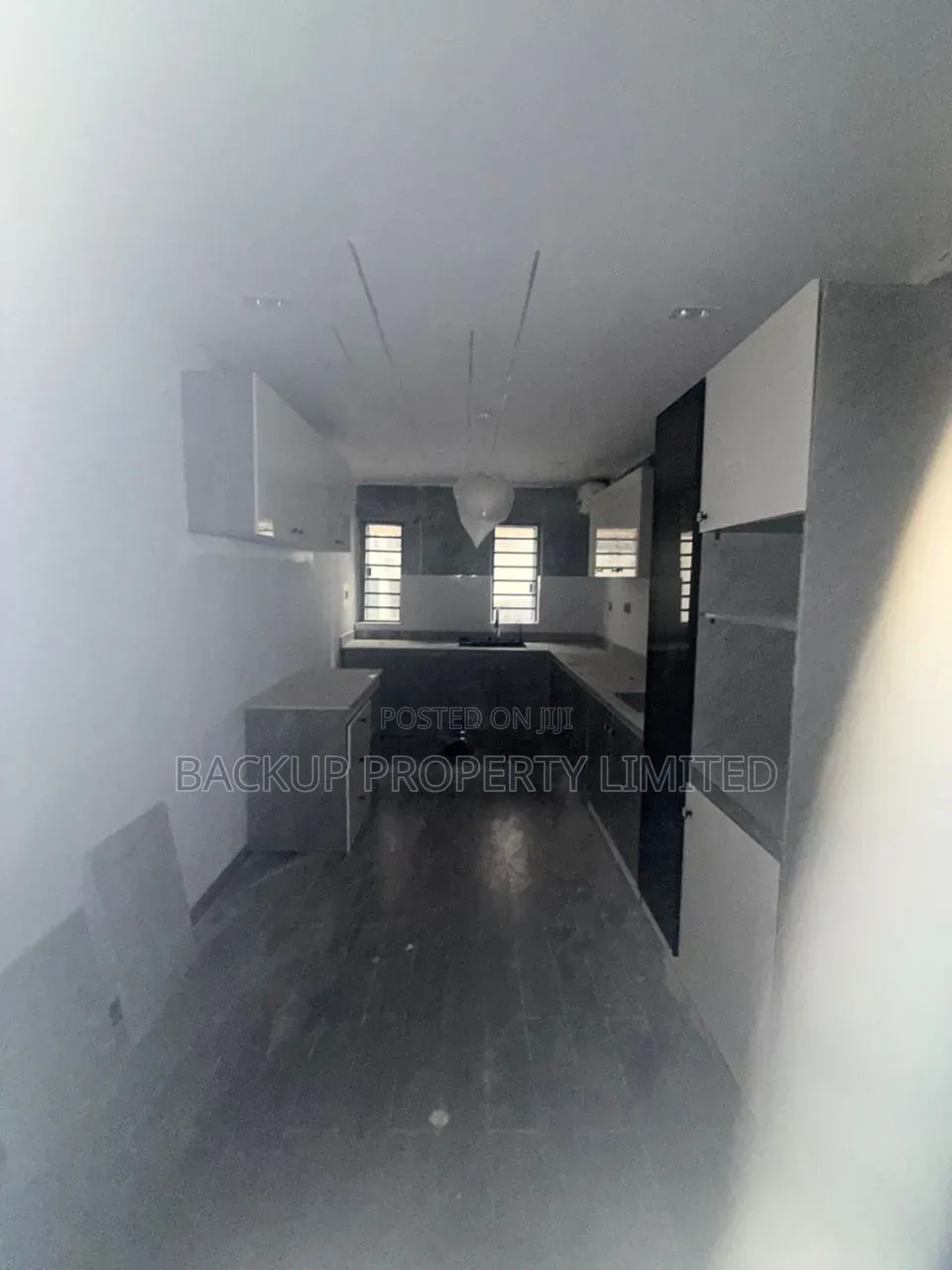 2bdrm Apartment in Onike for sale in Onike