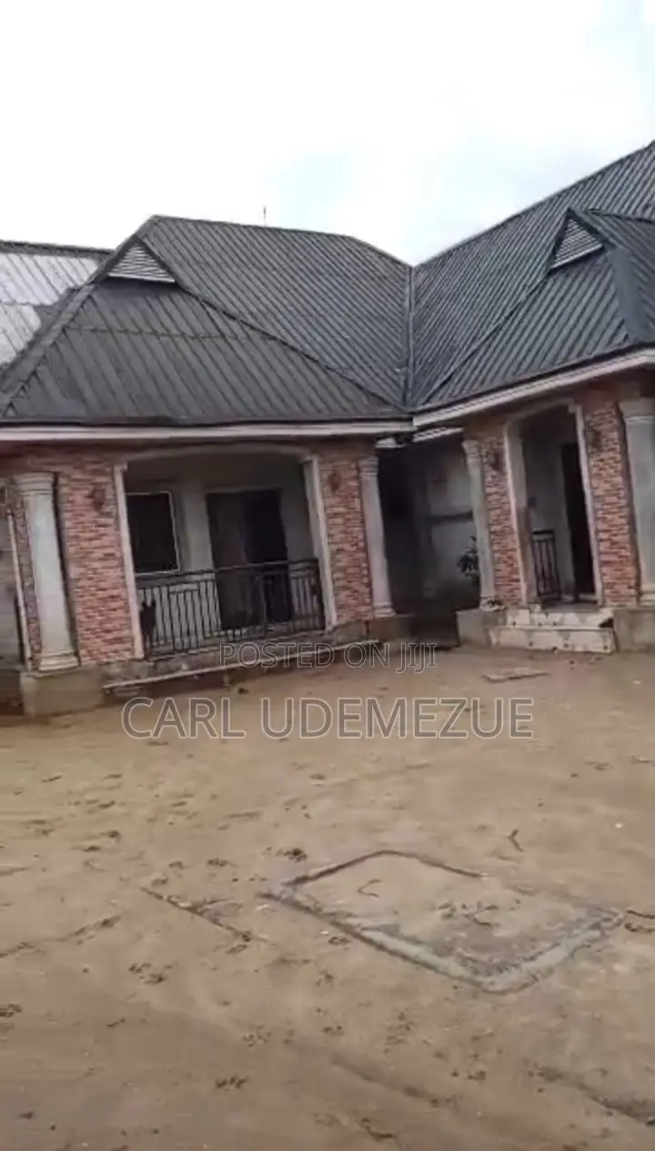 6bdrm Bungalow in Obio-Akpor for sale in Obio-Akpor
