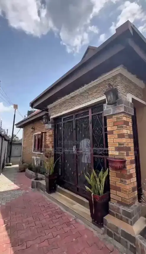 5bdrm Bungalow in Obio-Akpor for sale in Obio-Akpor