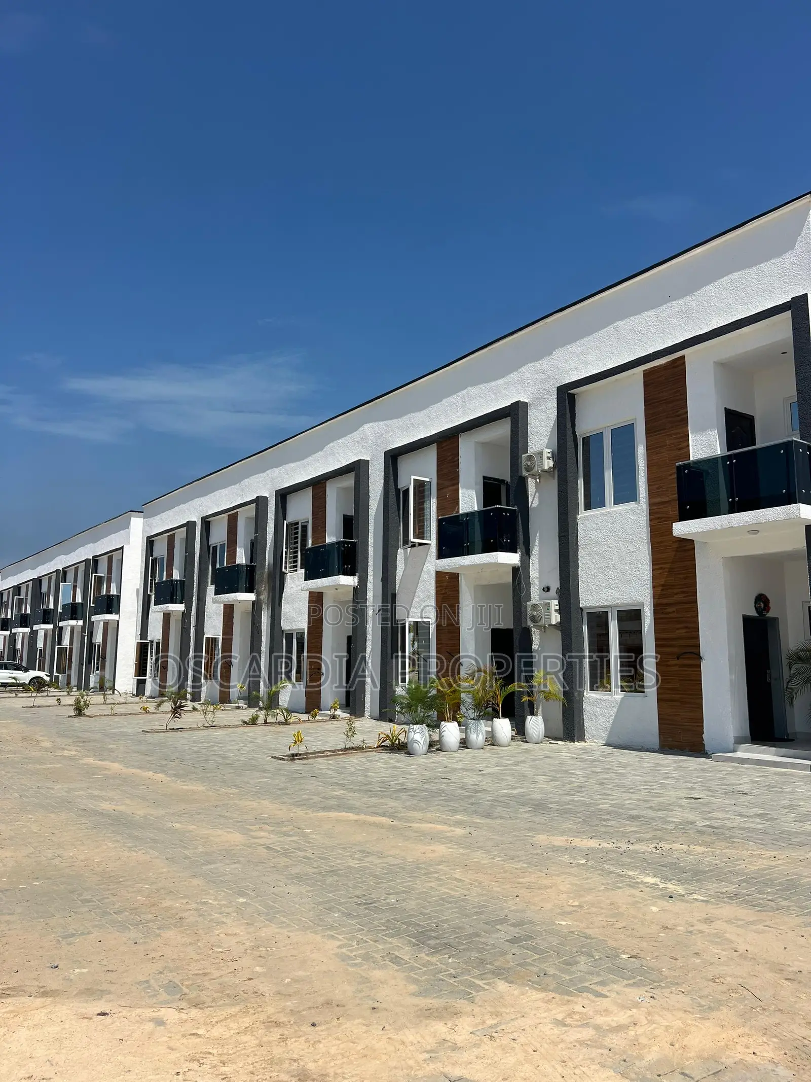 3bdrm Duplex in Eleko for sale in Eleko
