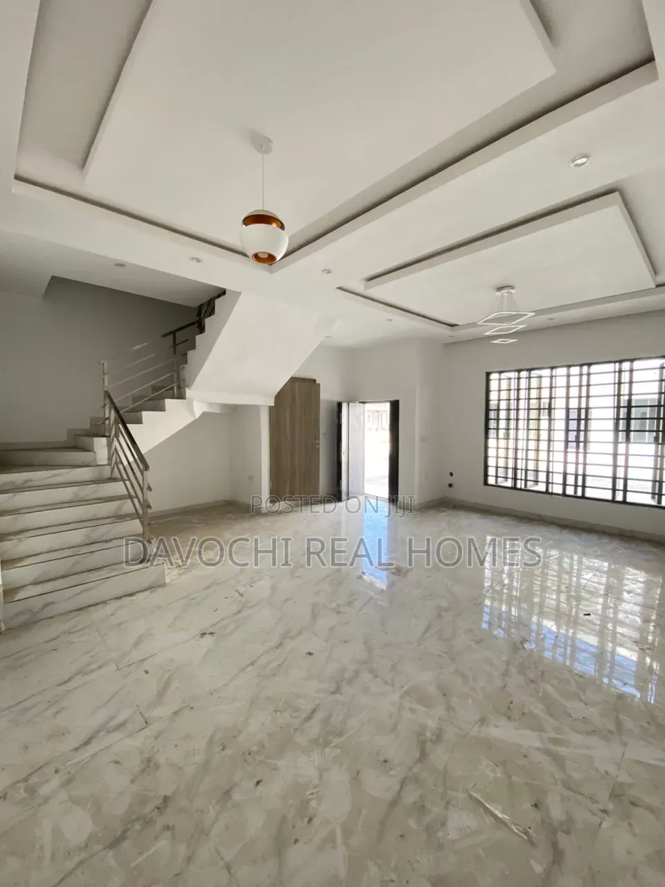 5bdrm Duplex in Ikota for sale in Ikota