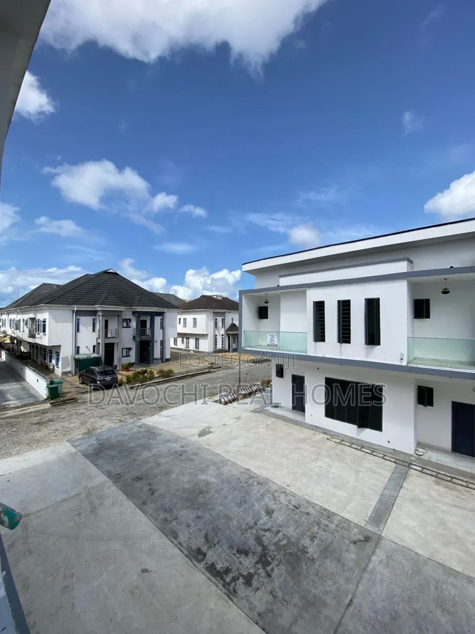 5bdrm Duplex in Ikota for sale in Ikota