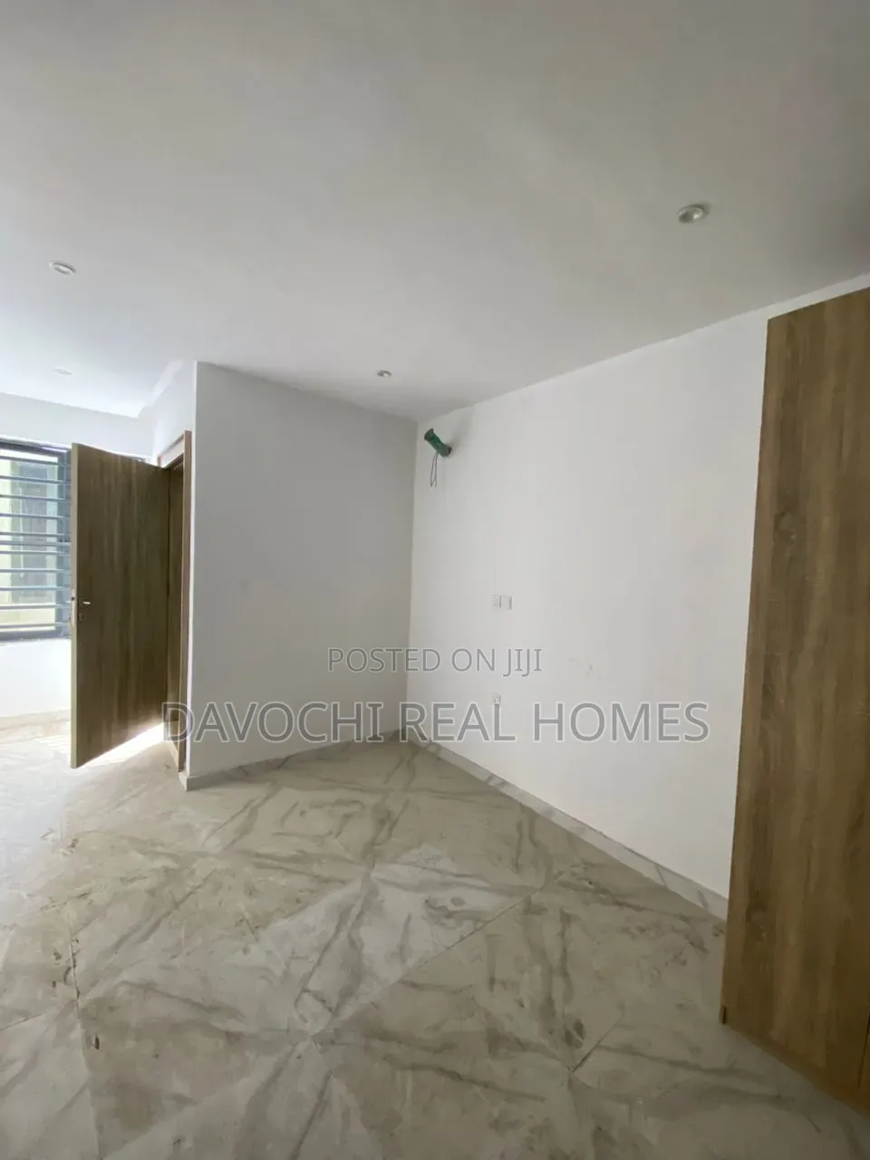 5bdrm Duplex in Ikota for sale in Ikota