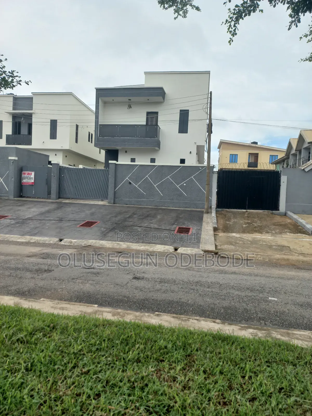 5bdrm Duplex in Omole Phase 2 for sale in Omole Phase 2