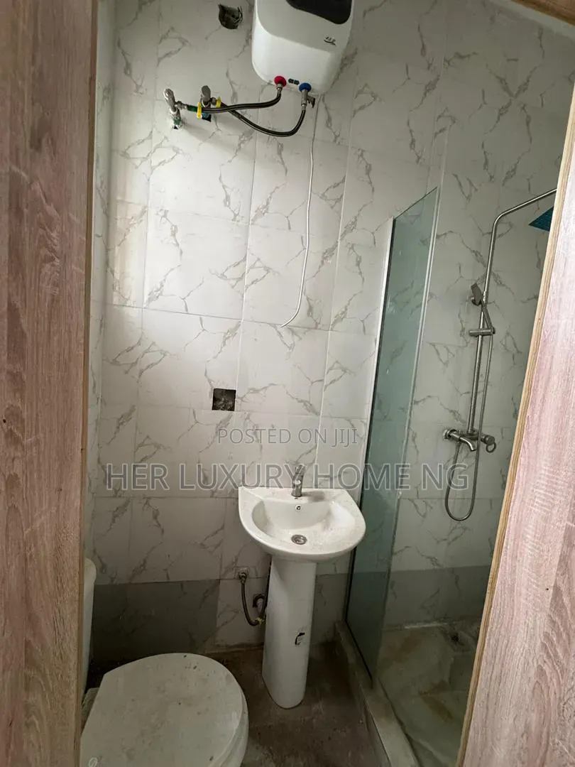 1bdrm Apartment in Ikota Gra, Lekki for rent in Lekki