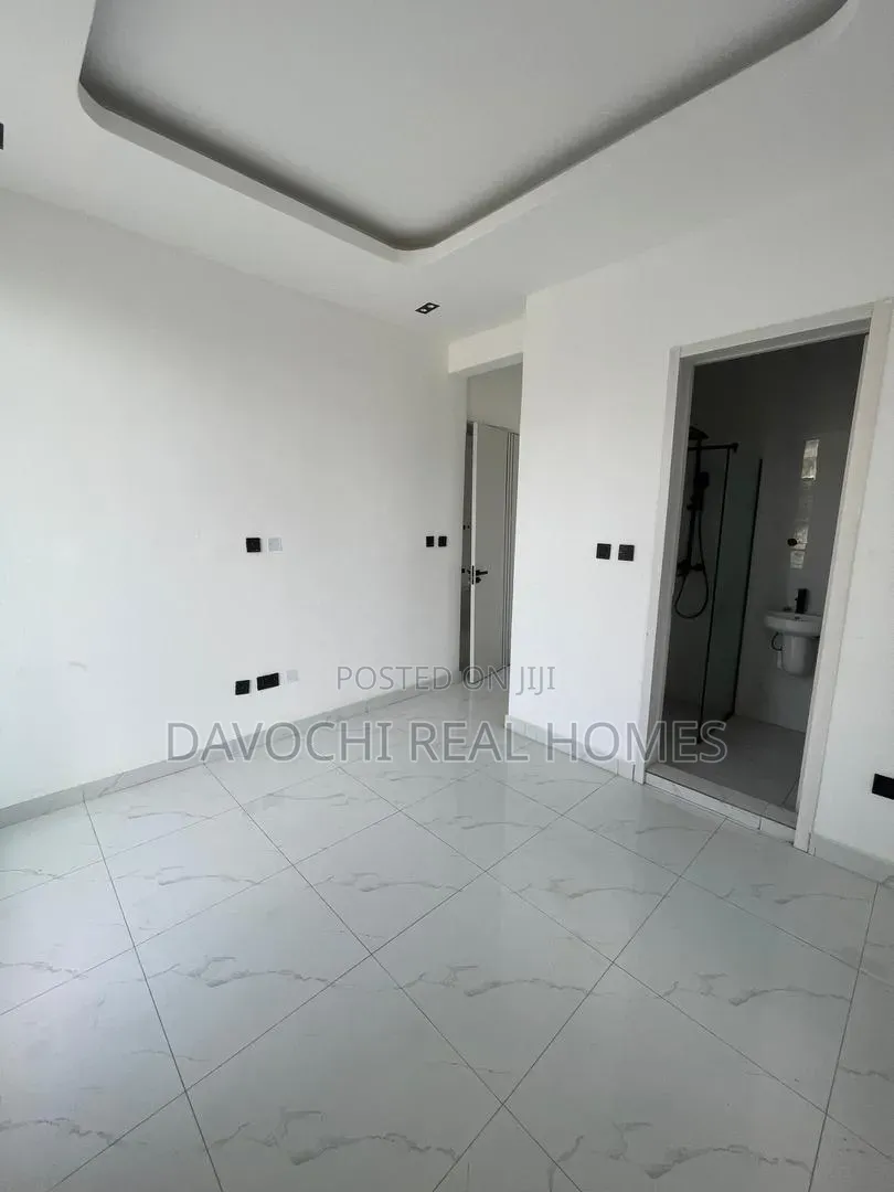2bdrm Apartment in Ikate for sale in Ikate