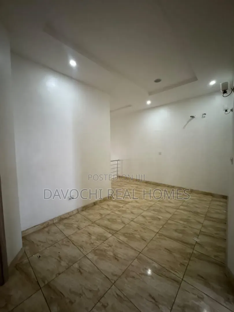 4bdrm Duplex in Ikota for rent in Ikota