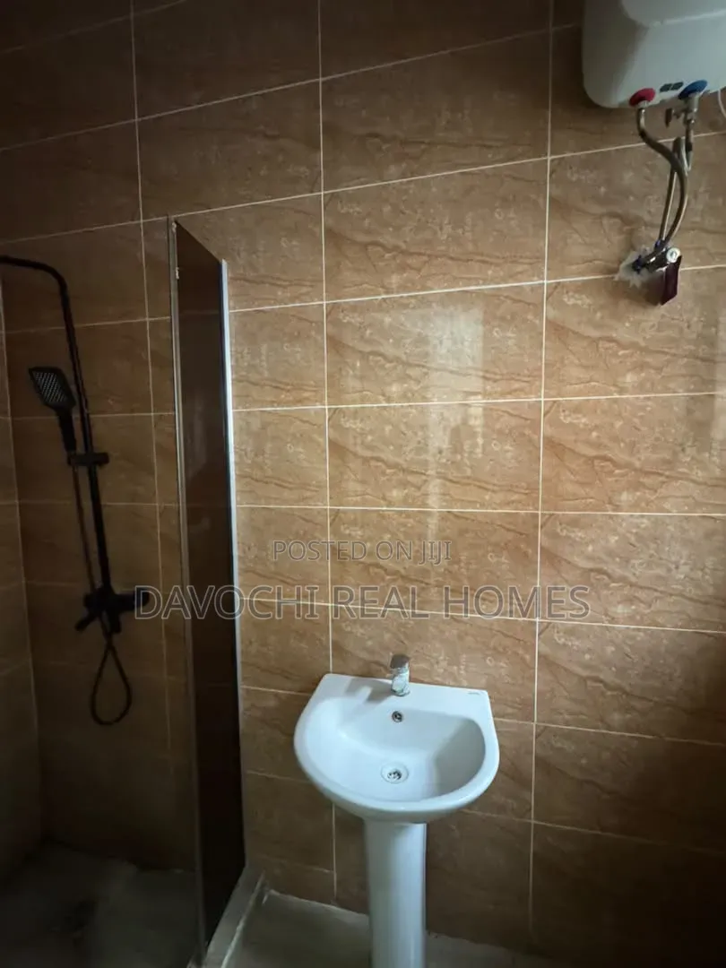 4bdrm Duplex in Ikota for rent in Ikota