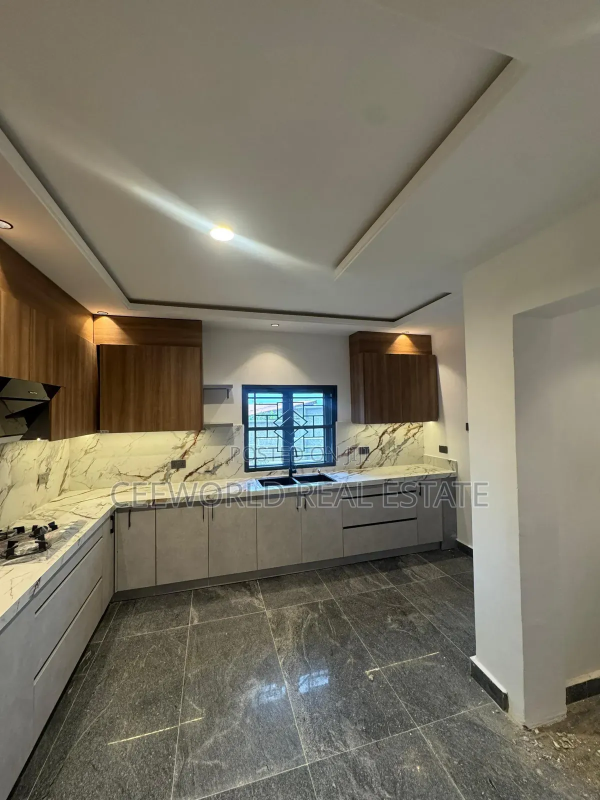 4bdrm Duplex in Agodi Gra for rent in Agodi