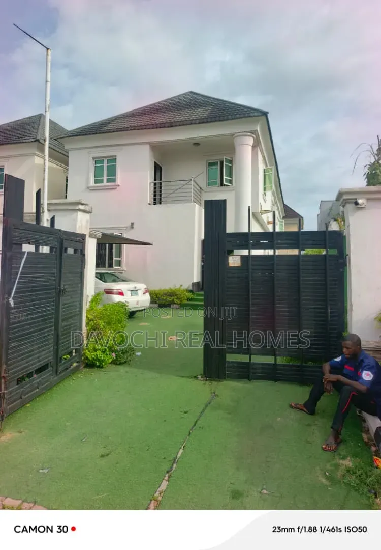 6bdrm Duplex in Lekki Phase 1 for rent in Lekki Phase 1