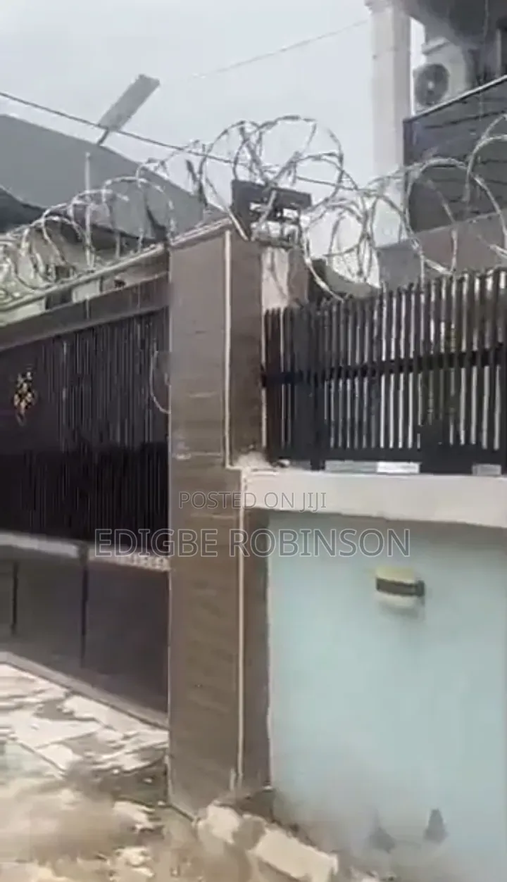 11bdrm Duplex in Jakpa Estate, Warri for sale in Warri