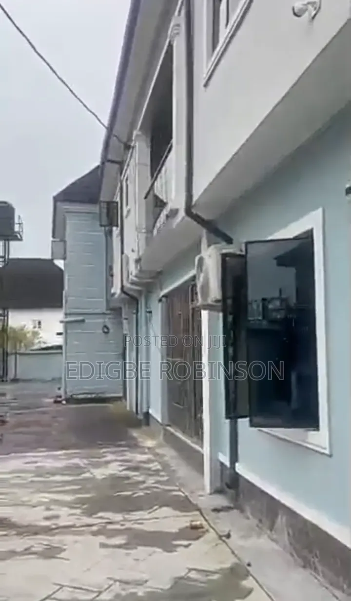 11bdrm Duplex in Jakpa Estate, Warri for sale in Warri