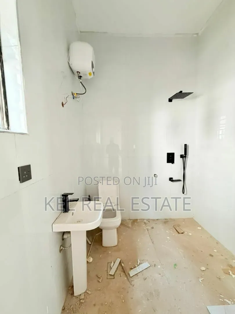 5bdrm Duplex in GRA Phase 1 for sale in GRA Phase 1