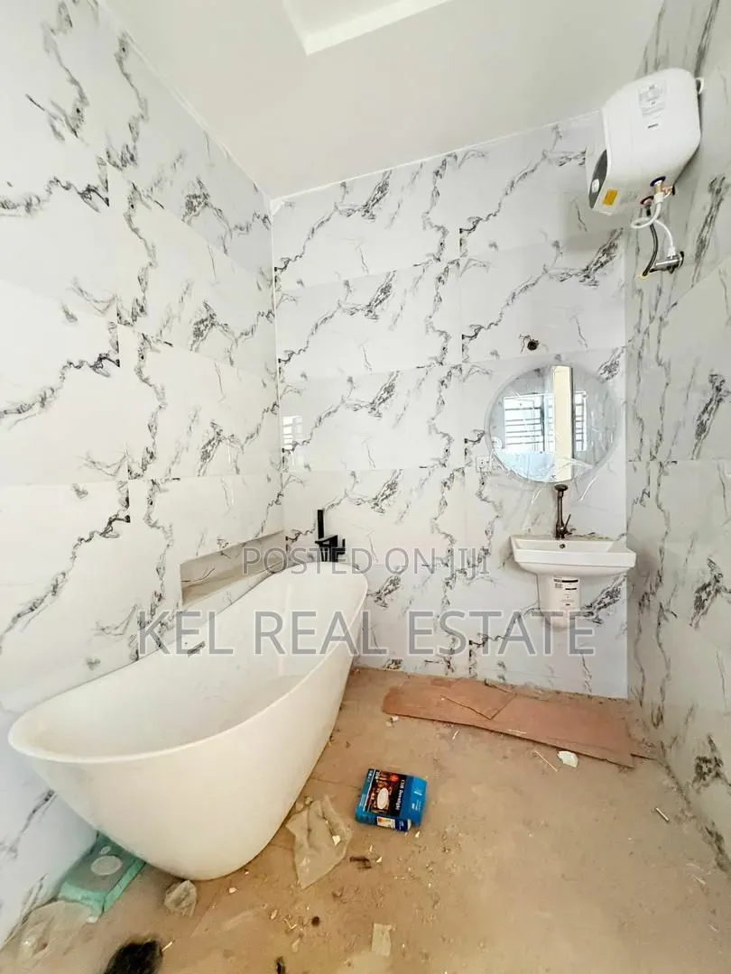 5bdrm Duplex in GRA Phase 1 for sale in GRA Phase 1