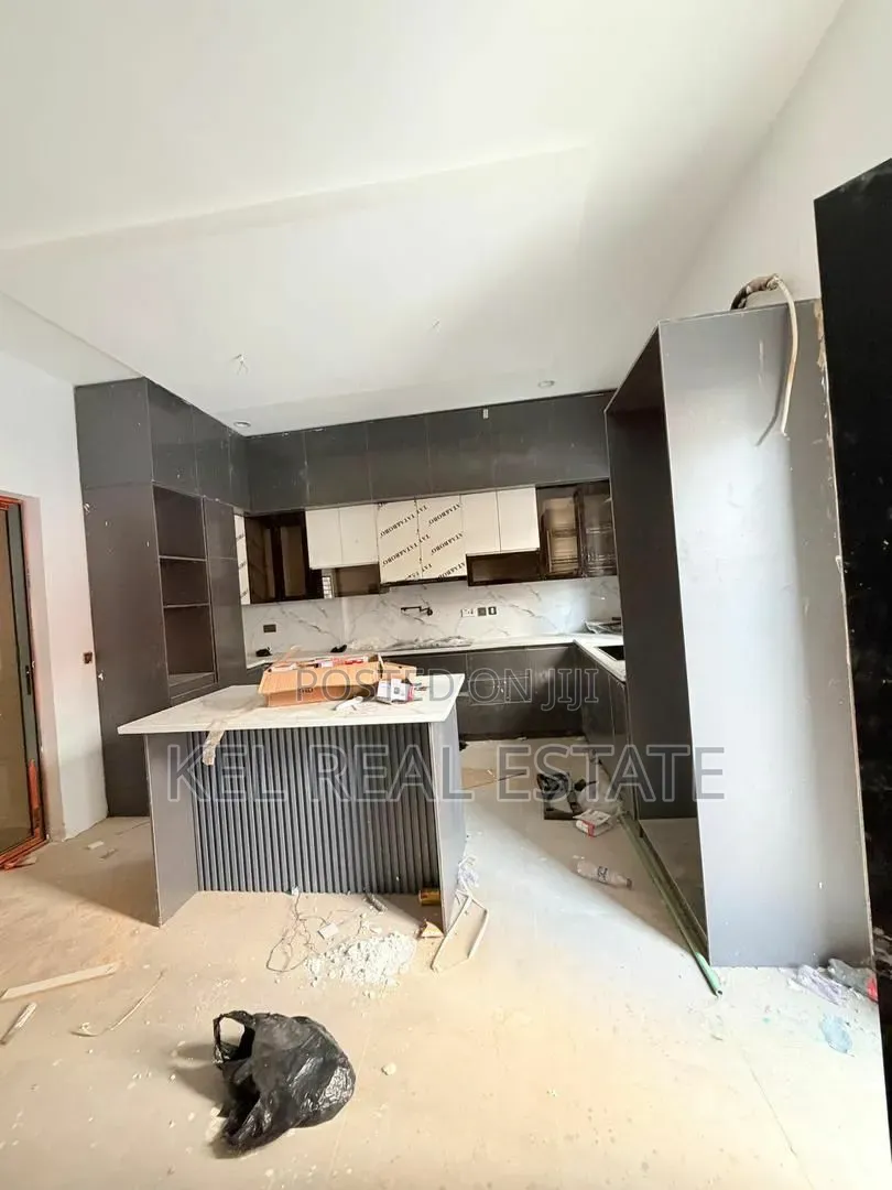 5bdrm Duplex in GRA Phase 1 for sale in GRA Phase 1