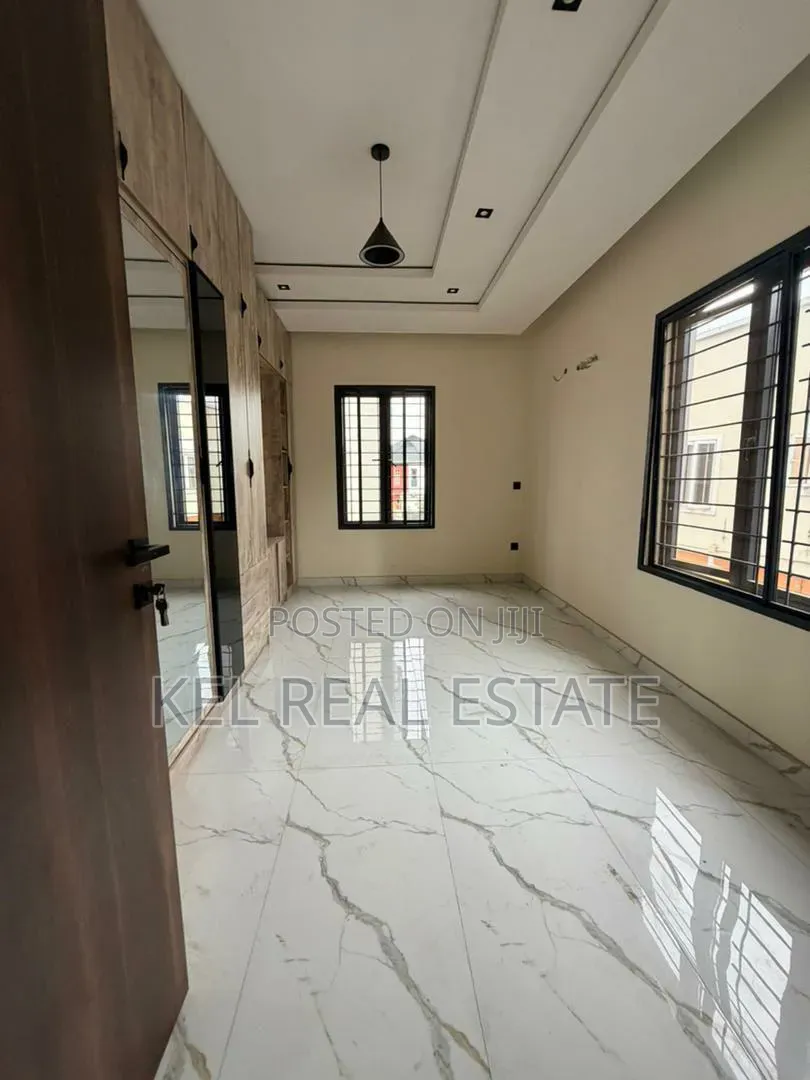 4bdrm Duplex in GRA Phase 1 for sale in GRA Phase 1