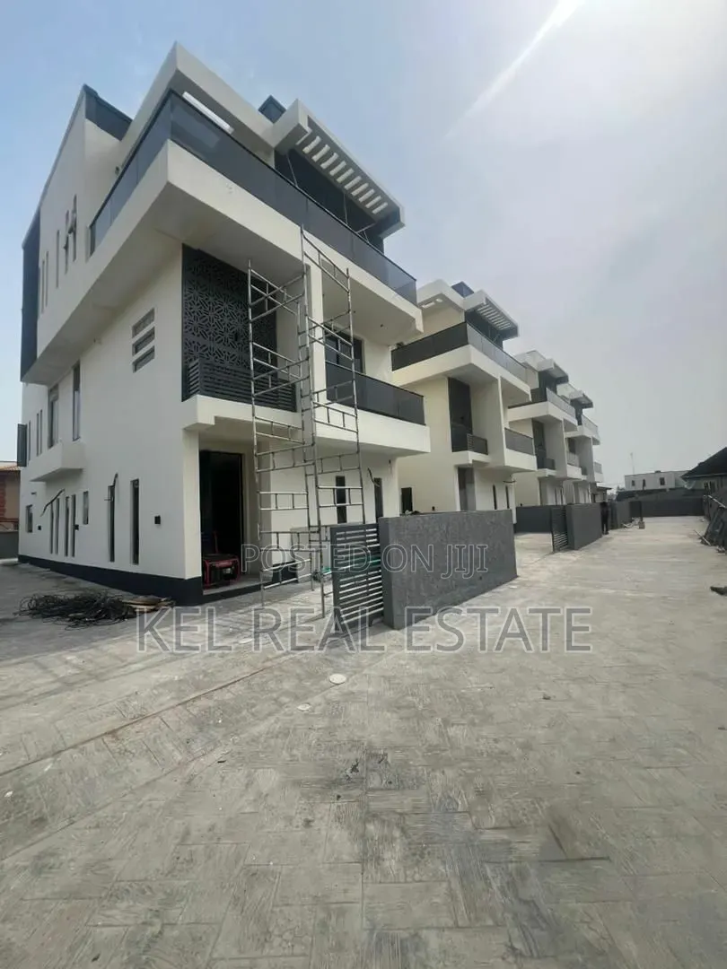 5bdrm Duplex in Omole Phase 1 for sale in Omole Phase 1