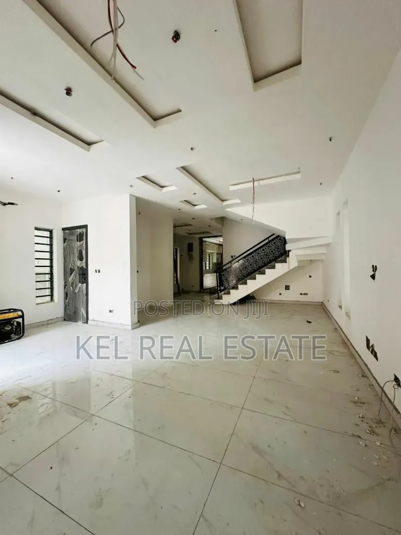 5bdrm Duplex in Omole Phase 1 for sale in Omole Phase 1