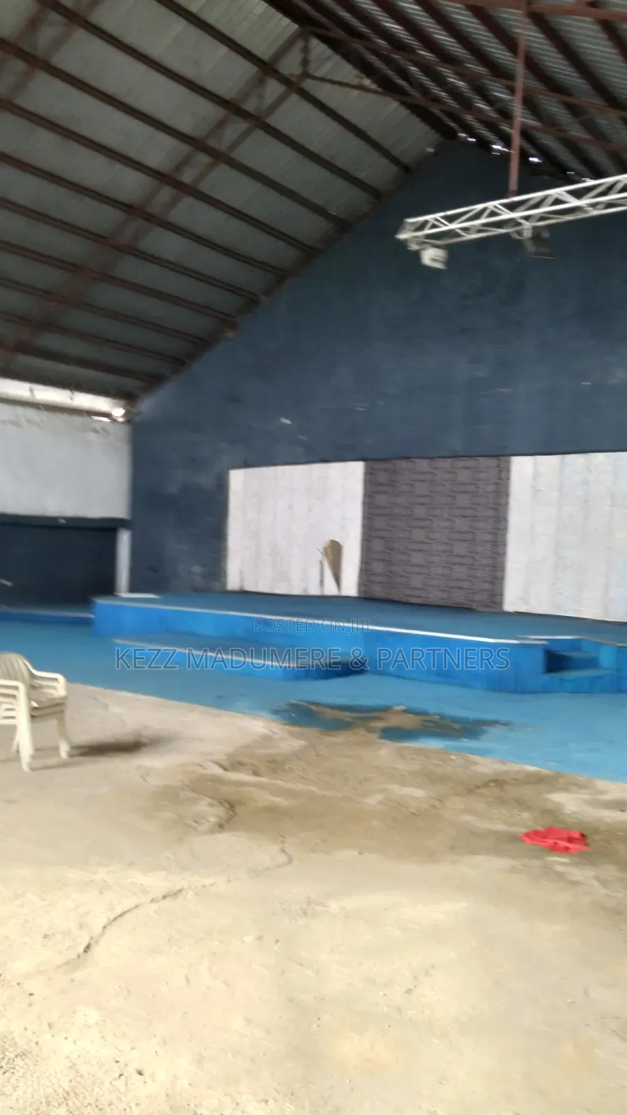 To Let / Lease : 1000 Seating Capacity Church Hall at Sars Rd, Ph in Rumuahalu