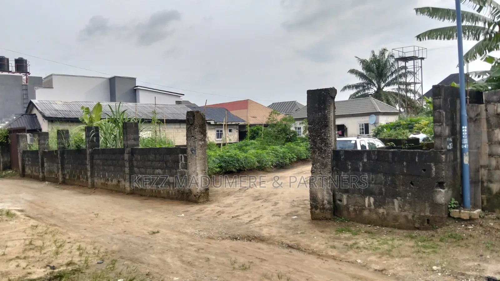 For Sale: 3 Plots With a Small Bungalow at Mandela Estate Sars Rd Ph in Rumuahalu