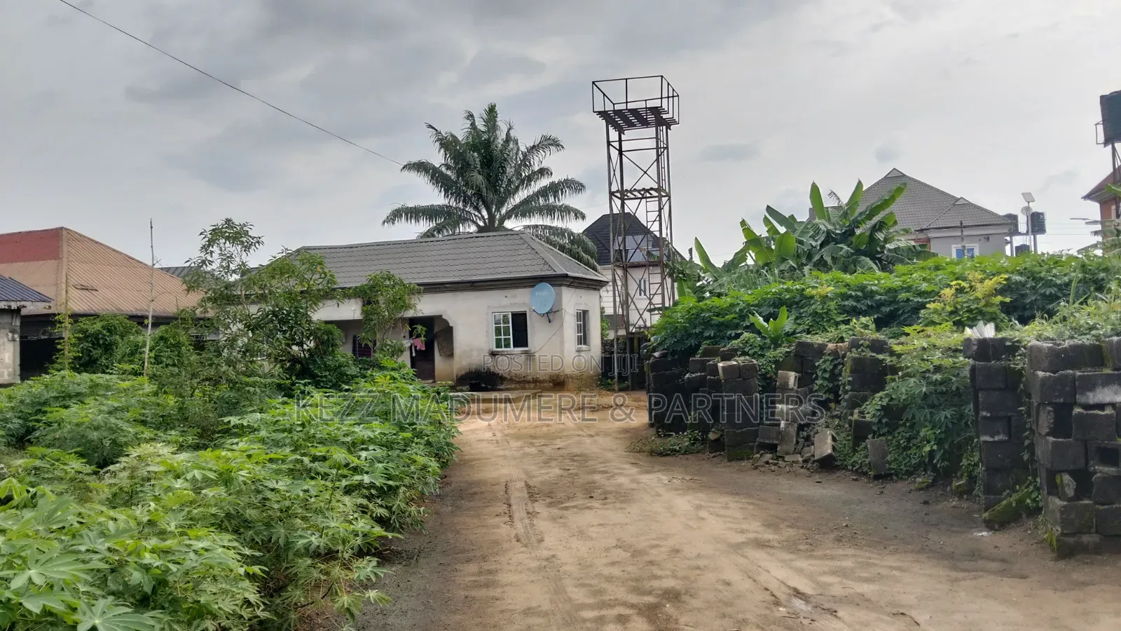 For Sale: 3 Plots With a Small Bungalow at Mandela Estate Sars Rd Ph in Rumuahalu