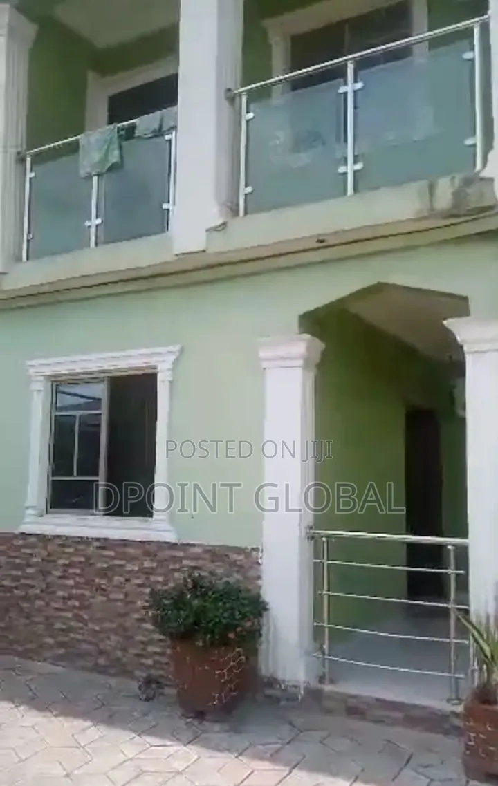 8bdrm Duplex in In Estate, Ijegun for sale in Ijegun