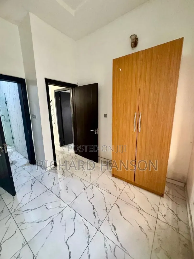 1bdrm Shared Apartment in Not-Mini-Flat for rent in Lekki Phase 2