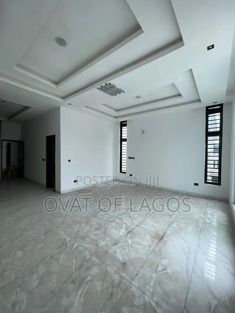 5bdrm Duplex in Osapa london for sale in Osapa london