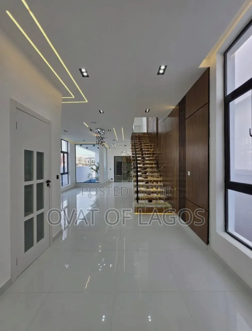 5bdrm Duplex in Ikota for sale in Ikota