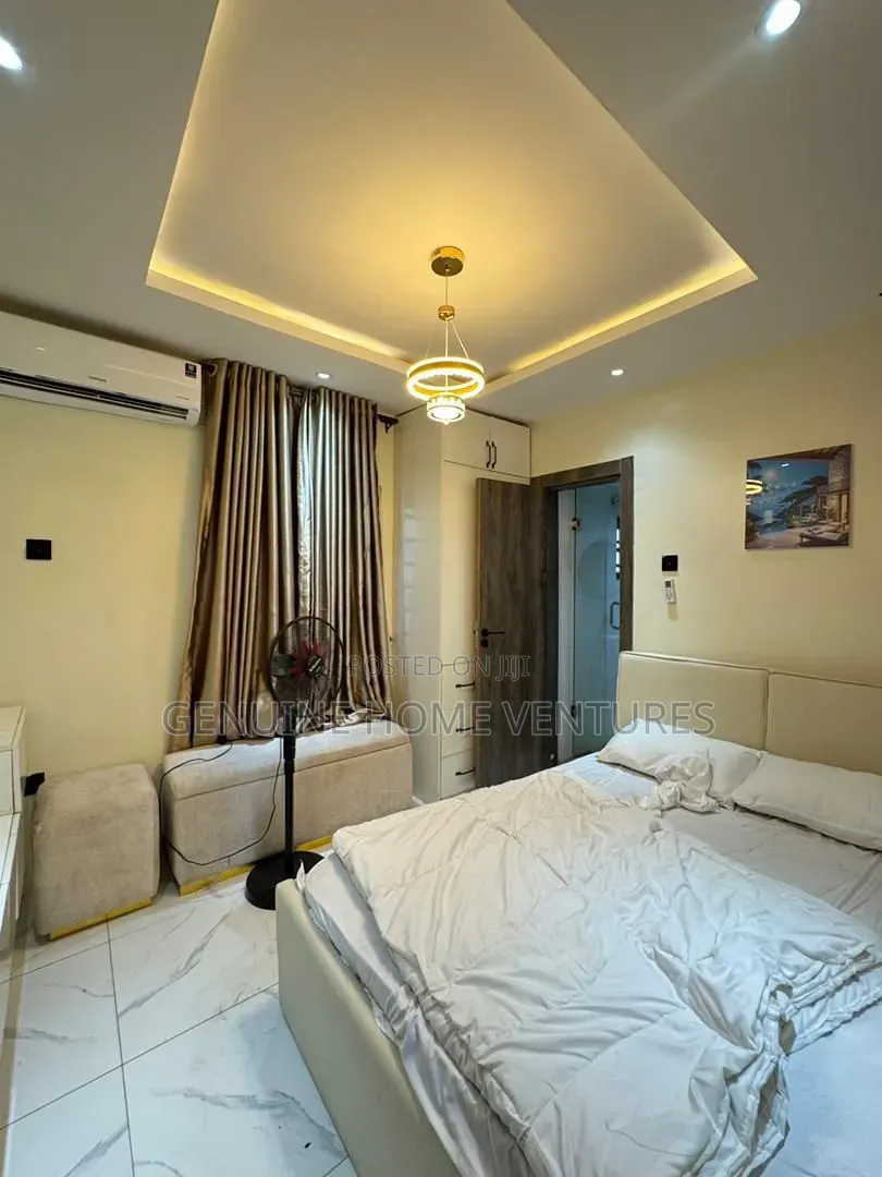 Furnished 3bdrm Apartment in Bode Thomas for sale in Bode Thomas