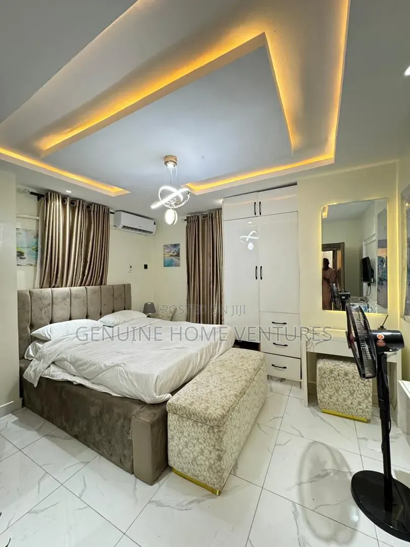 Furnished 3bdrm Apartment in Bode Thomas for sale in Bode Thomas
