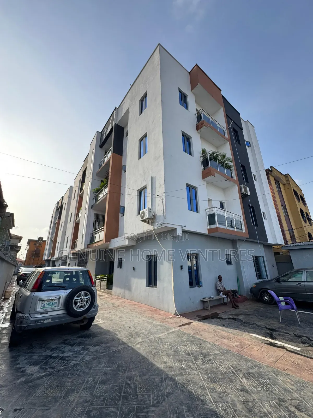 Furnished 3bdrm Apartment in Bode Thomas for sale in Bode Thomas
