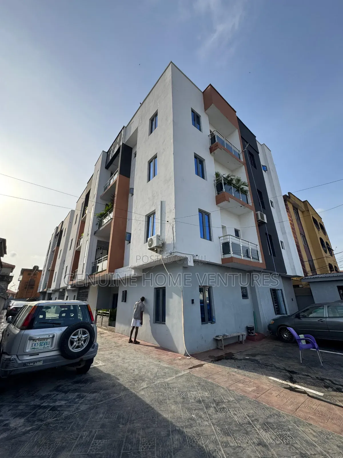 Furnished 3bdrm Apartment in Bode Thomas for sale in Bode Thomas