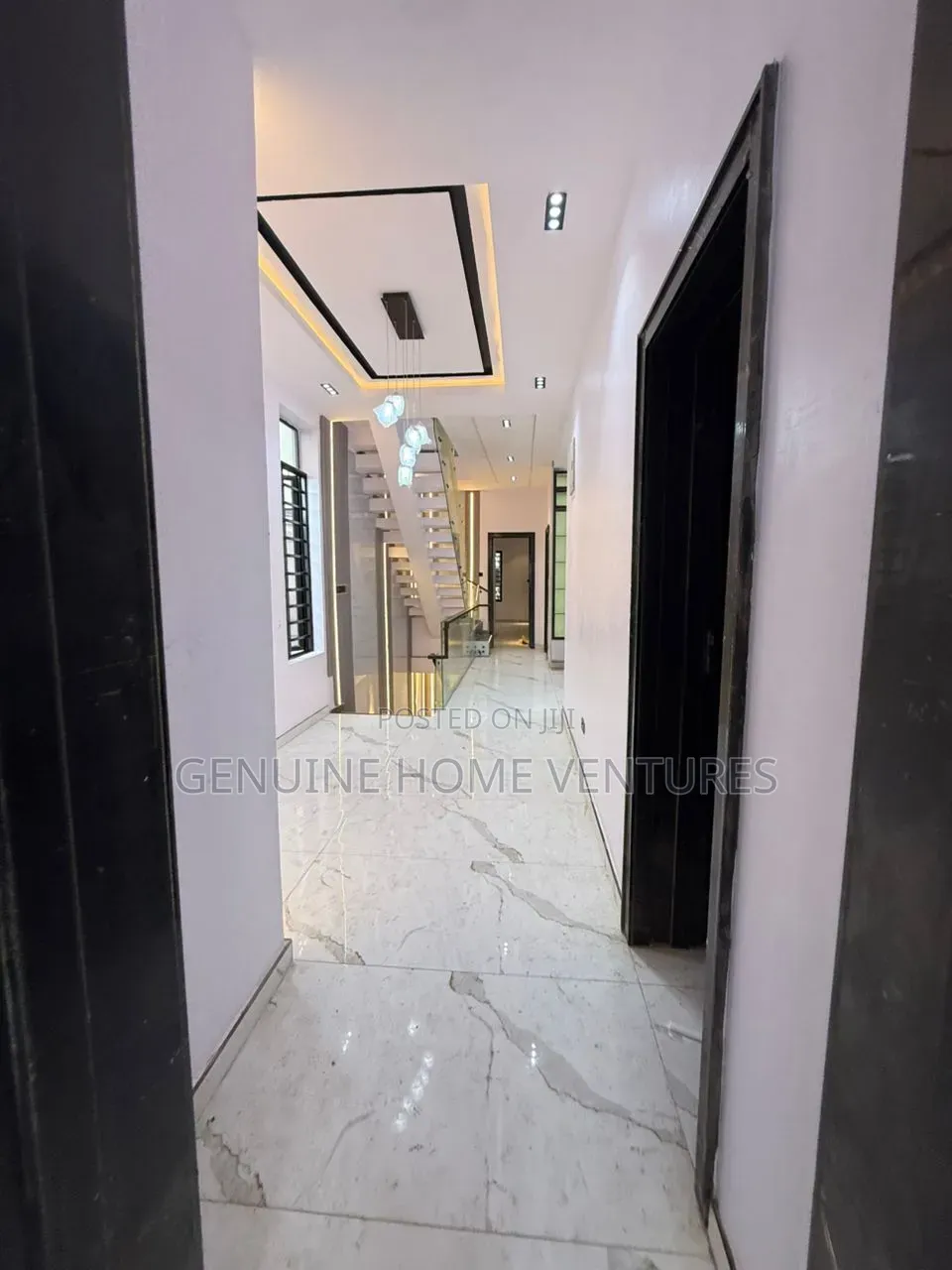 5bdrm Duplex in Orchid, Chevron for sale in Chevron
