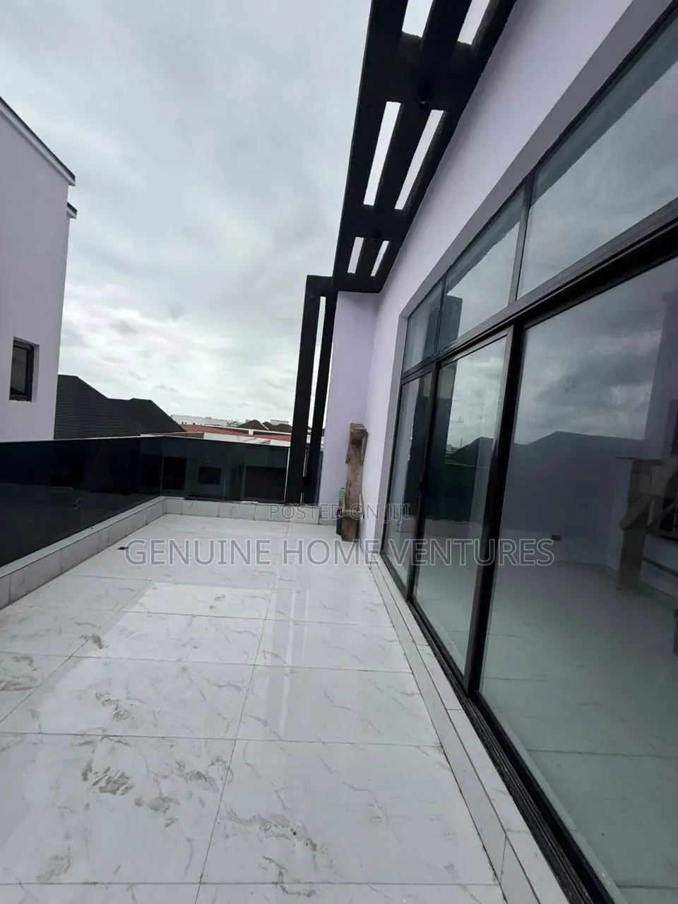 5bdrm Duplex in Orchid, Chevron for sale in Chevron