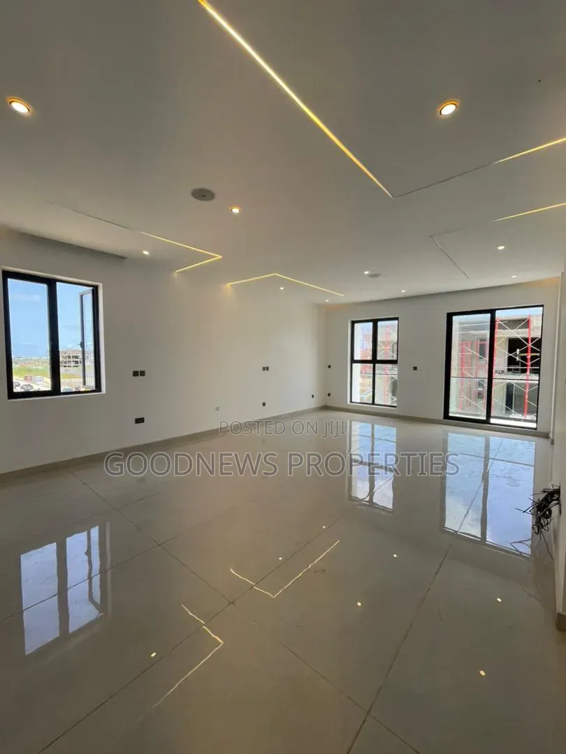 6bdrm Duplex in Lekki Phase 1, Lagos for sale in Lekki Phase 1