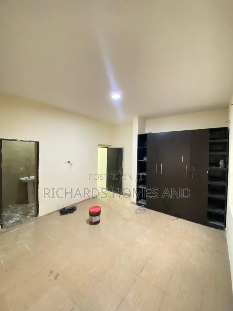 3bdrm Apartment in Osapa london for rent in Osapa london