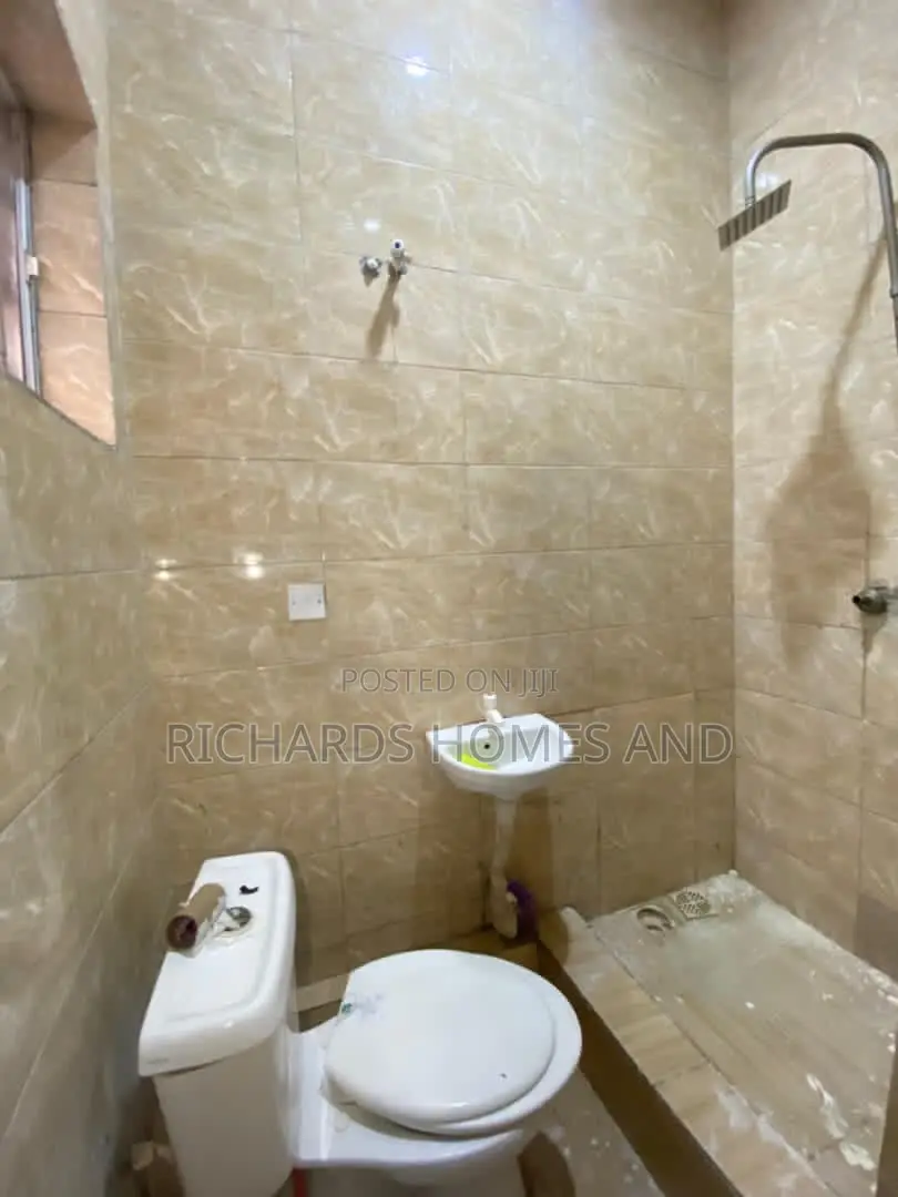 3bdrm Apartment in Osapa london for rent in Osapa london