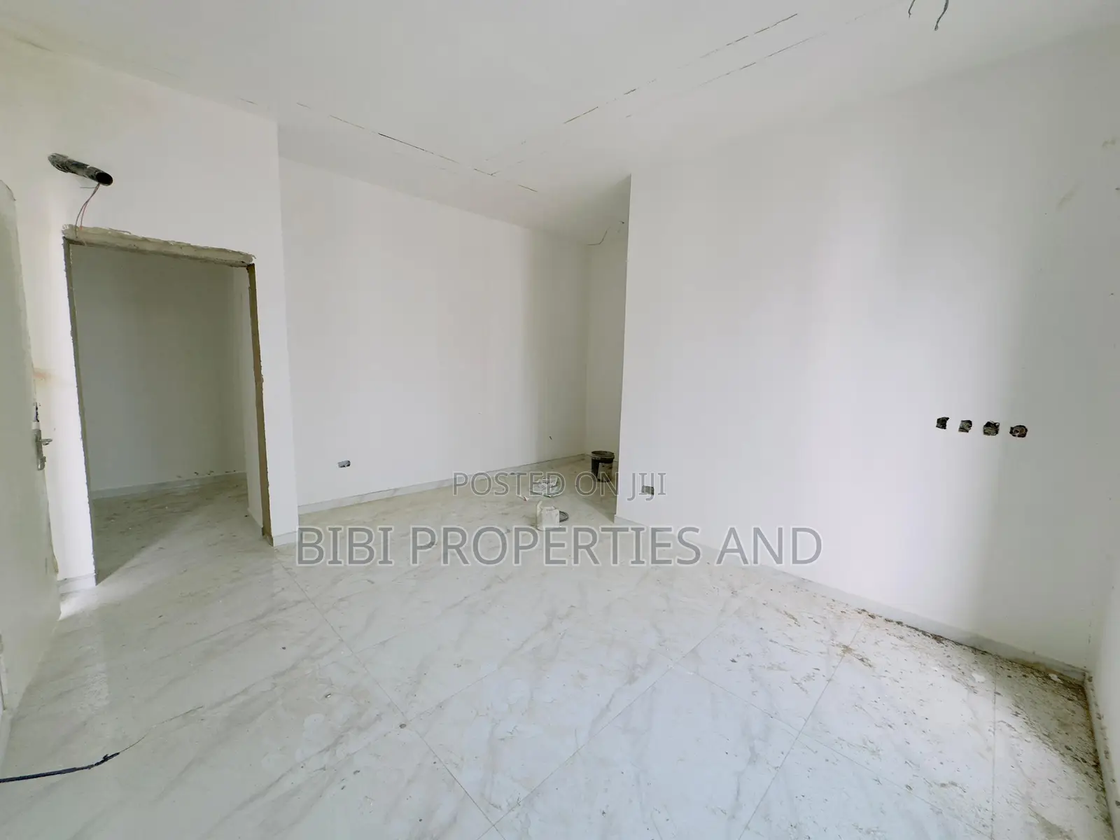 4bdrm Townhouse/Terrace in Utako for sale in Utako