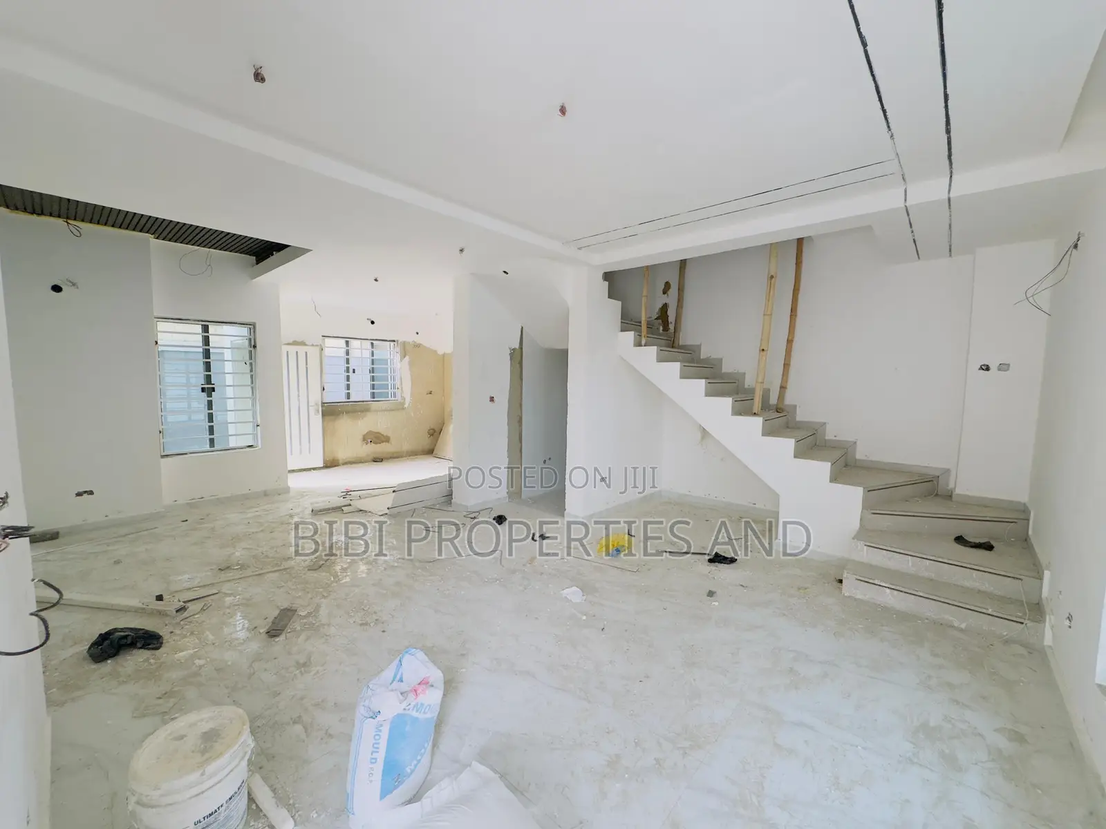 4bdrm Townhouse/Terrace in Utako for sale in Utako