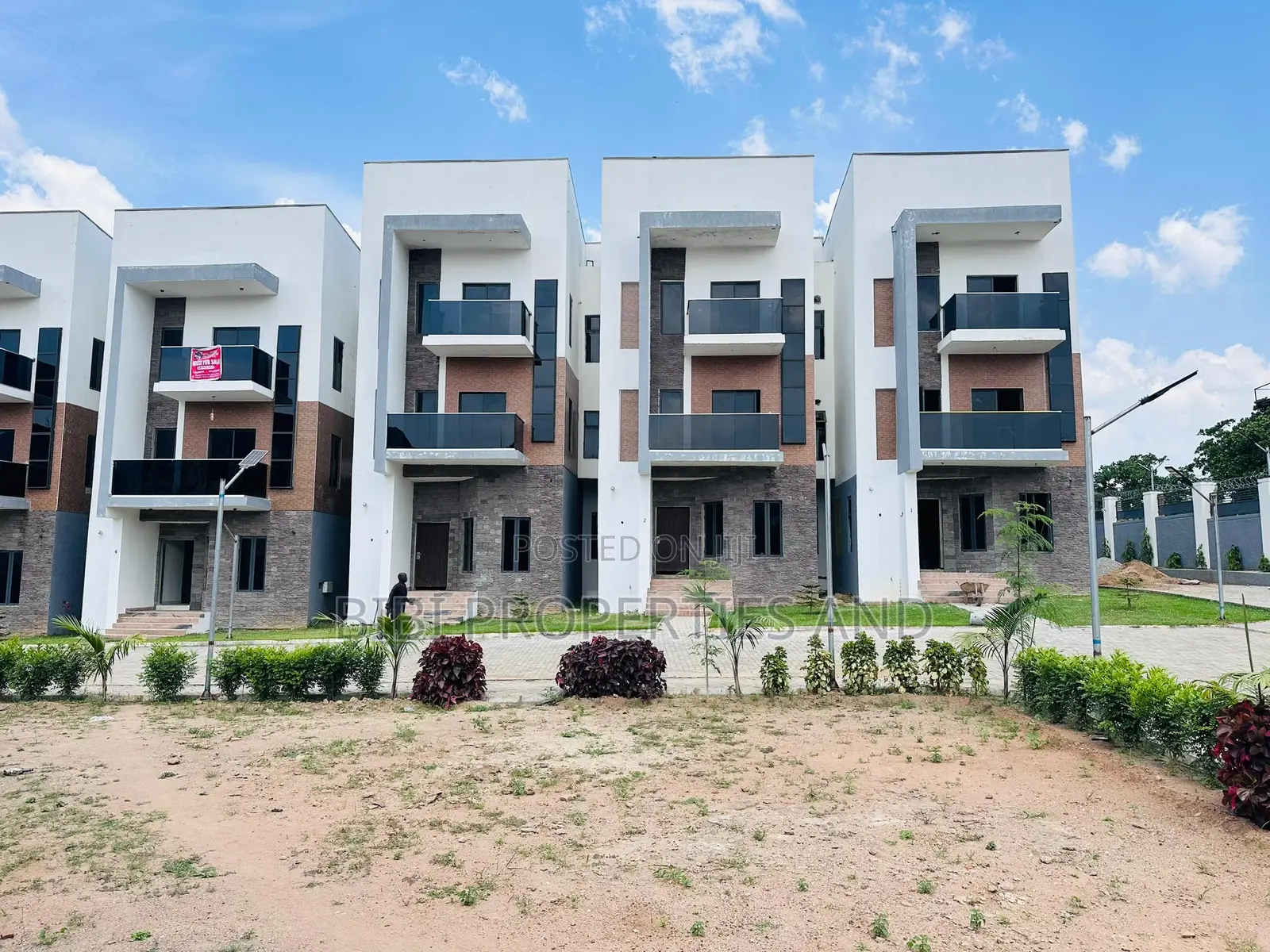 4bdrm Townhouse/Terrace in Life Camp for sale in Life Camp