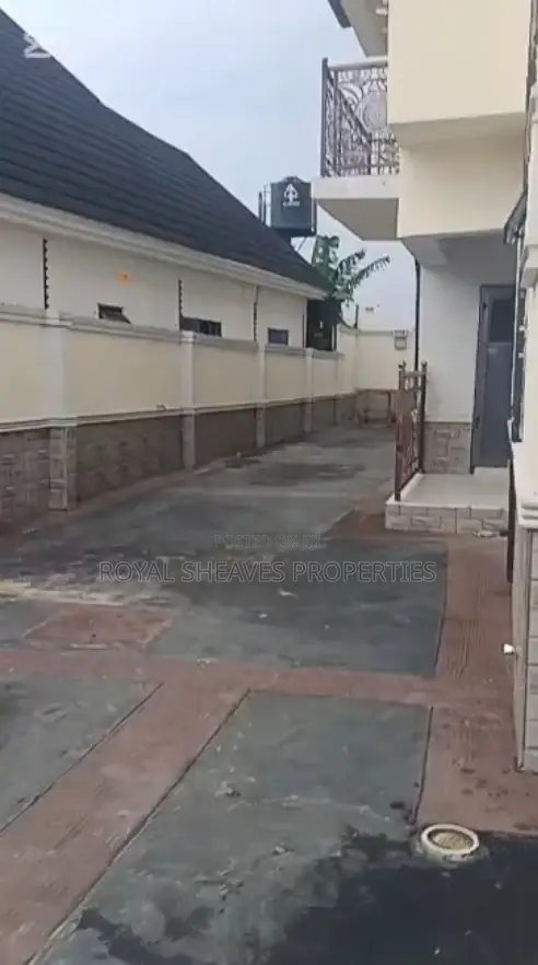 4bdrm Duplex in Uzoba for sale in Uzoba