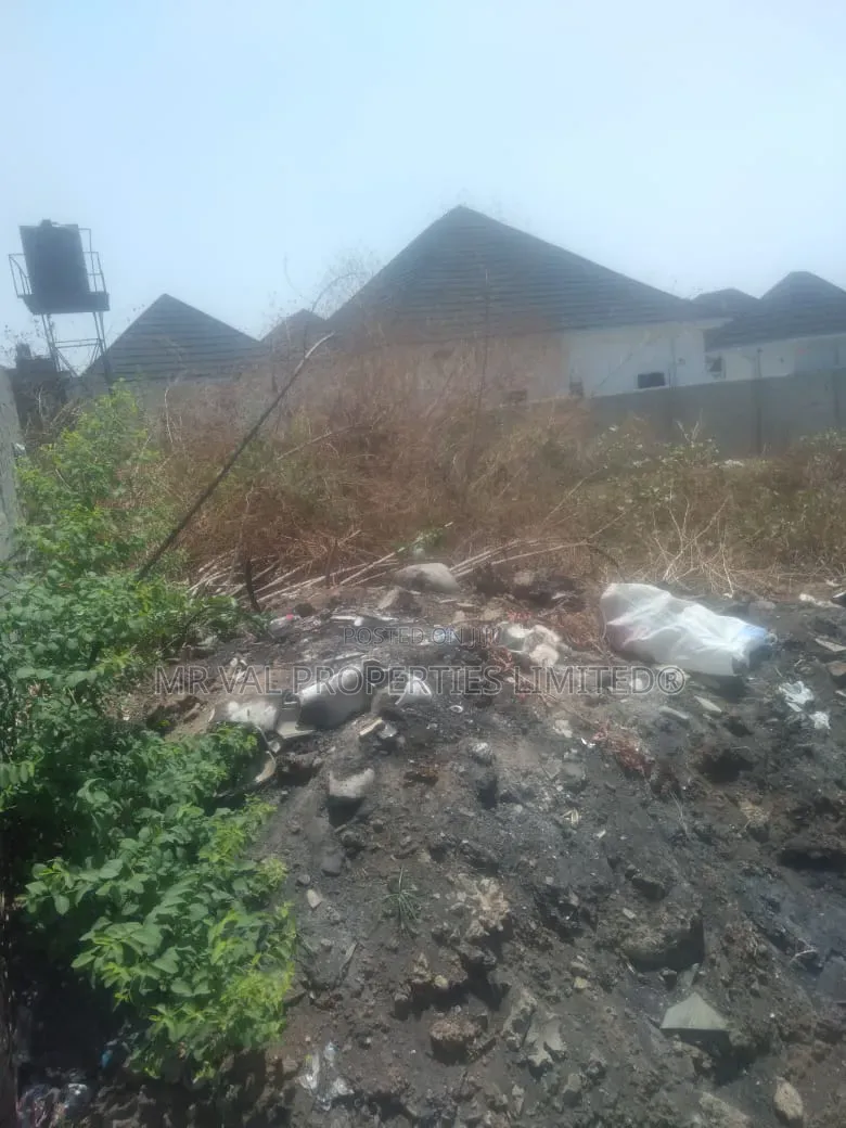 Prime Plot for Sale 3-Bedroom Fully Detached Bungalow in Bunkoro