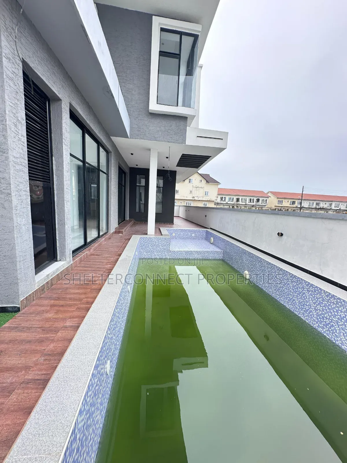 5bdrm Duplex in Lekki Expressway for sale in Lekki Expressway