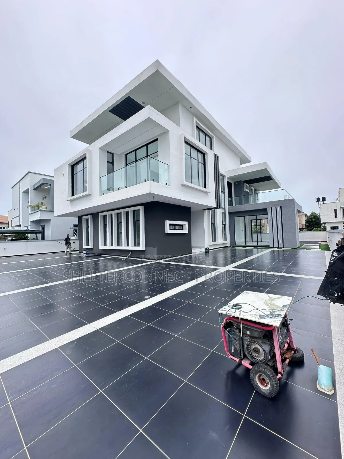 5bdrm Duplex in Lekki Expressway for sale in Lekki Expressway