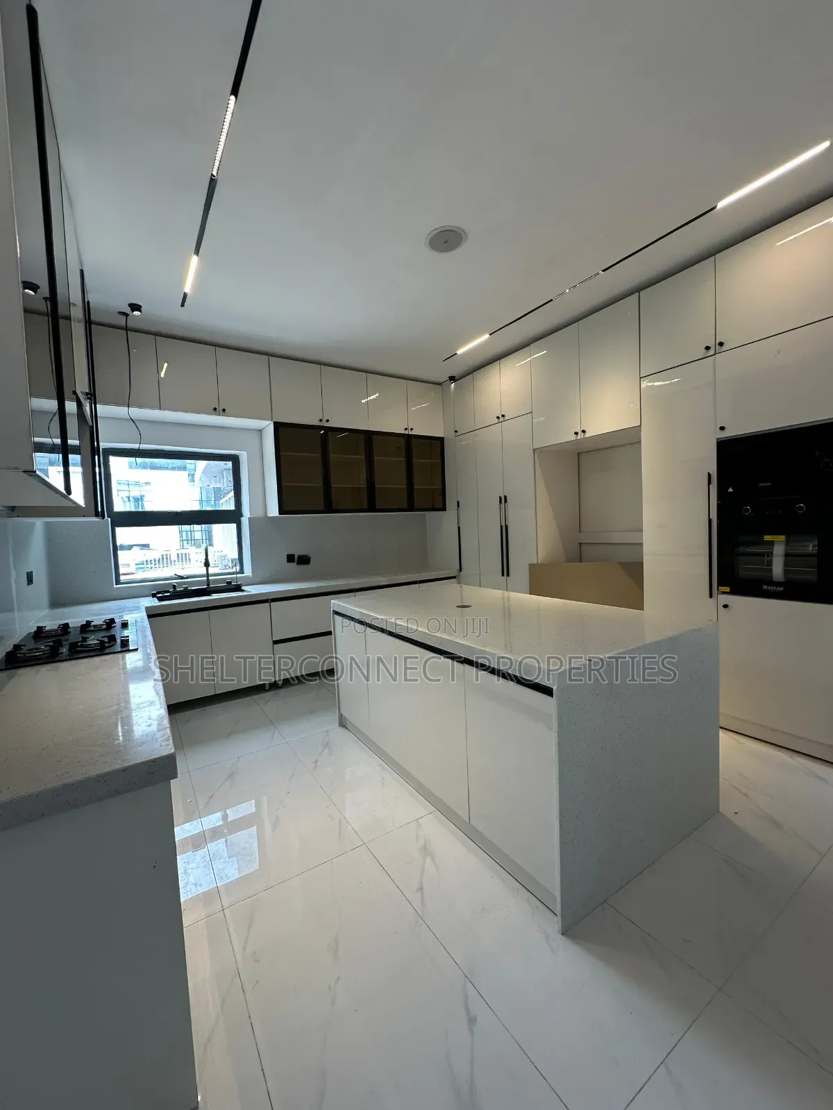 5bdrm Duplex in Lekki Expressway for sale in Lekki Expressway