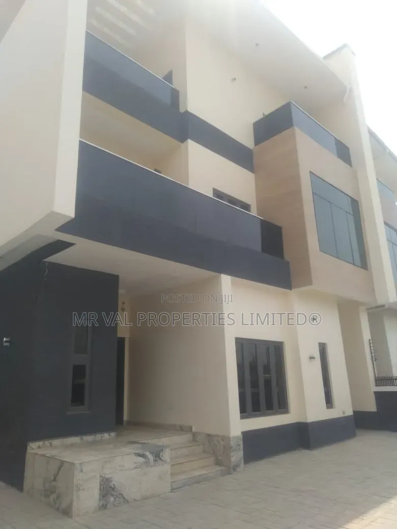 5bdrm Duplex in Aiben Estate, Idu for sale in Idu