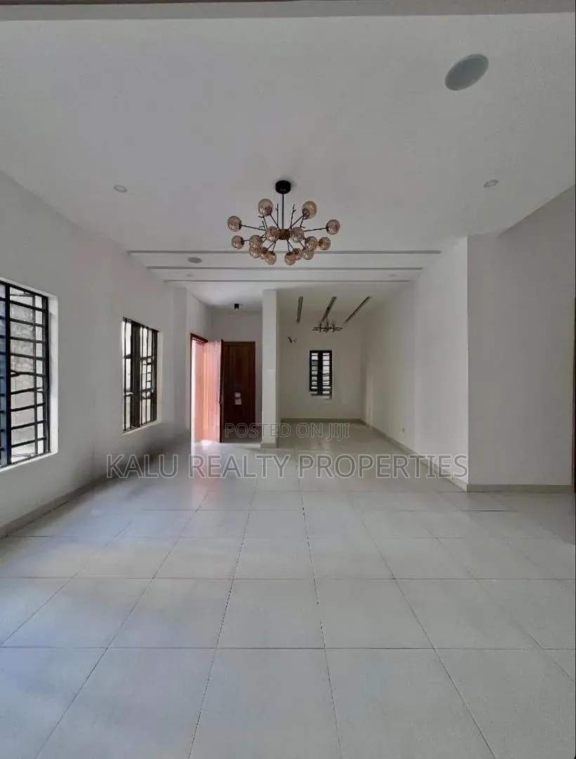 4bdrm Duplex in Orchid Road, Lekki Phase 2 for sale in Lekki Phase 2