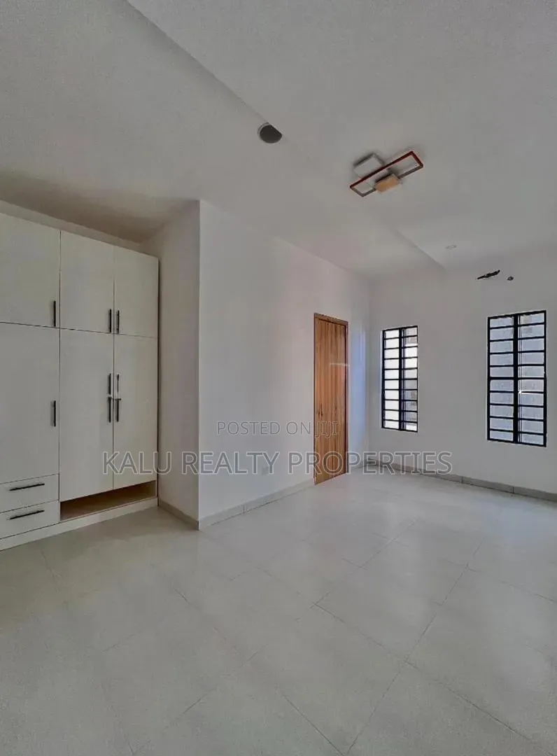 4bdrm Duplex in Orchid Road, Lekki Phase 2 for sale in Lekki Phase 2
